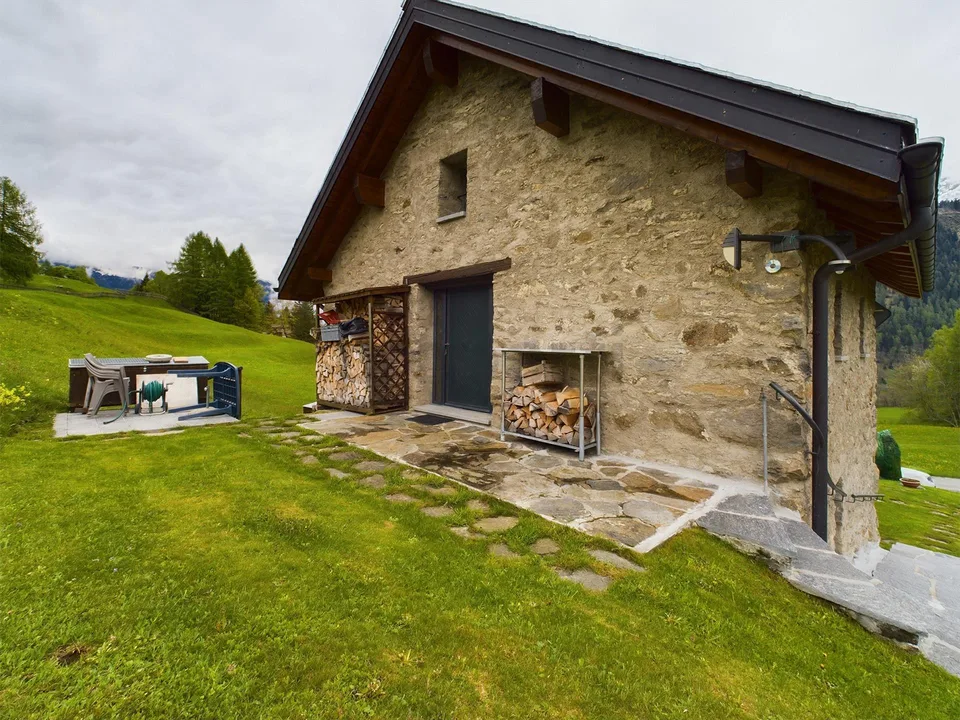 Maison unifamiliale fascinante avec vue à couper le souffle et 6 pièces à Dalpe – photo 14 sur 15