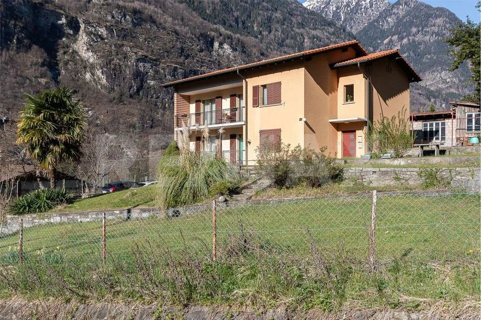 Casa bifamiliare ristrutturata