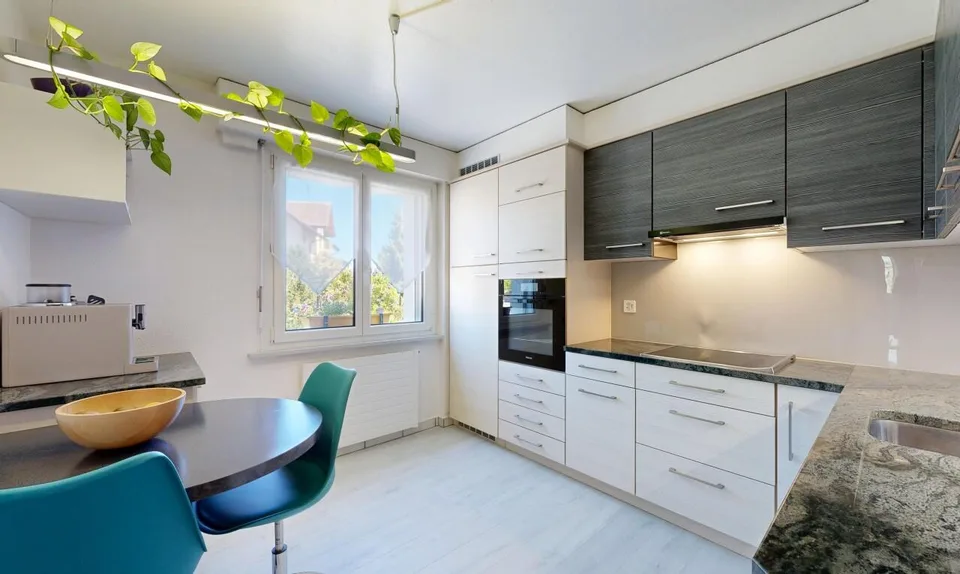 Grand 5.5 pièces en excellent état dans immeuble rénové