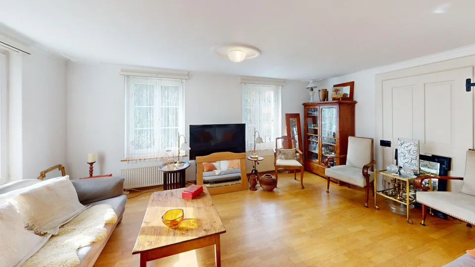 Maison de 5,5 pièces charmante avec caractère historique et potentiel de développement