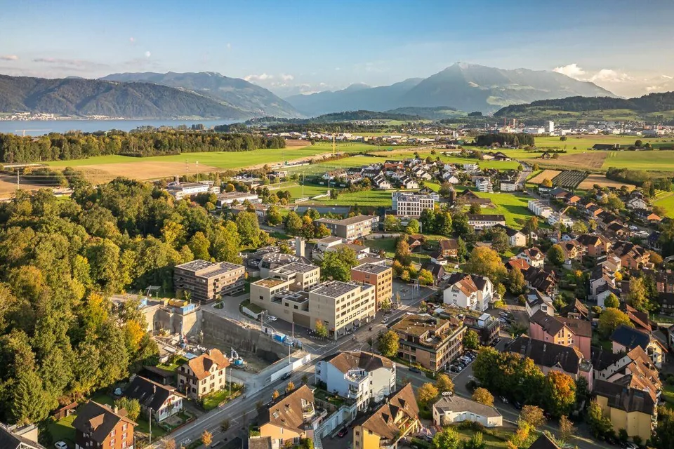 Appartamento mansardato di 5 1/2 locali ristrutturato di alta qualità nel cuore di Hünenberg – foto 20 di 20
