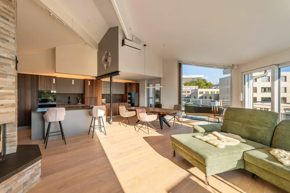 Appartamento mansardato di 5 1/2 locali ristrutturato di alta qualità nel cuore di Hünenberg – foto 8 di 20