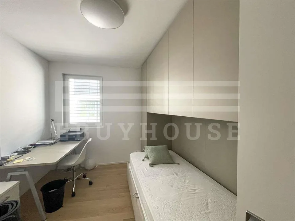 HELLE WOHNUNG IM STIL DES DESIGN, UMGE BEN VON DER NATUR – Foto 6 von 12