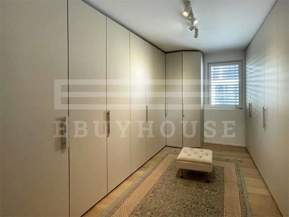 HELLE WOHNUNG IM STIL DES DESIGN, UMGE BEN VON DER NATUR – Foto 7 von 12