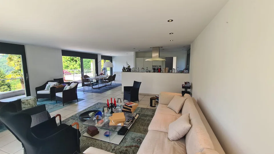 Villa Luganese: Un’oasi di rara eleganza e assoluta riservatezza a pochi minuti da Lugano – foto 17 di 27