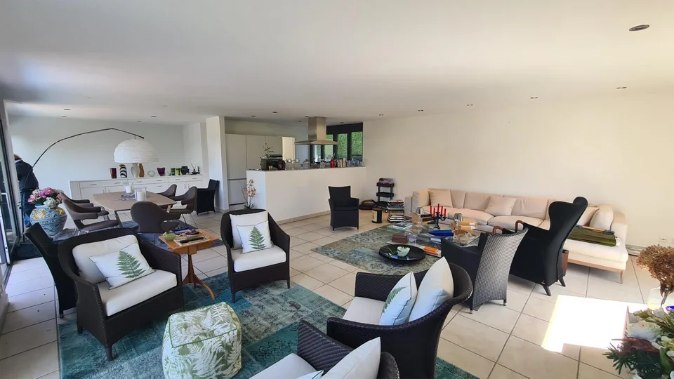 Villa Luganese: Un’oasi di rara eleganza e assoluta riservatezza a pochi minuti da Lugano – foto 16 di 27