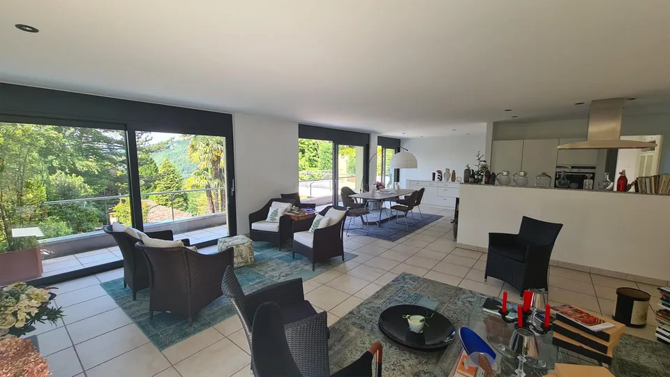 Villa Luganese: Un’oasi di rara eleganza e assoluta riservatezza a pochi minuti da Lugano – foto 18 di 27