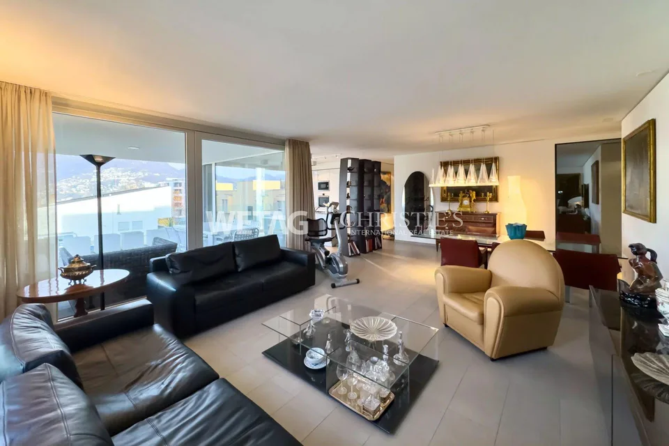 Attractive 4.5 room apartment in Lugano-Pazzallo for sale, second home possible