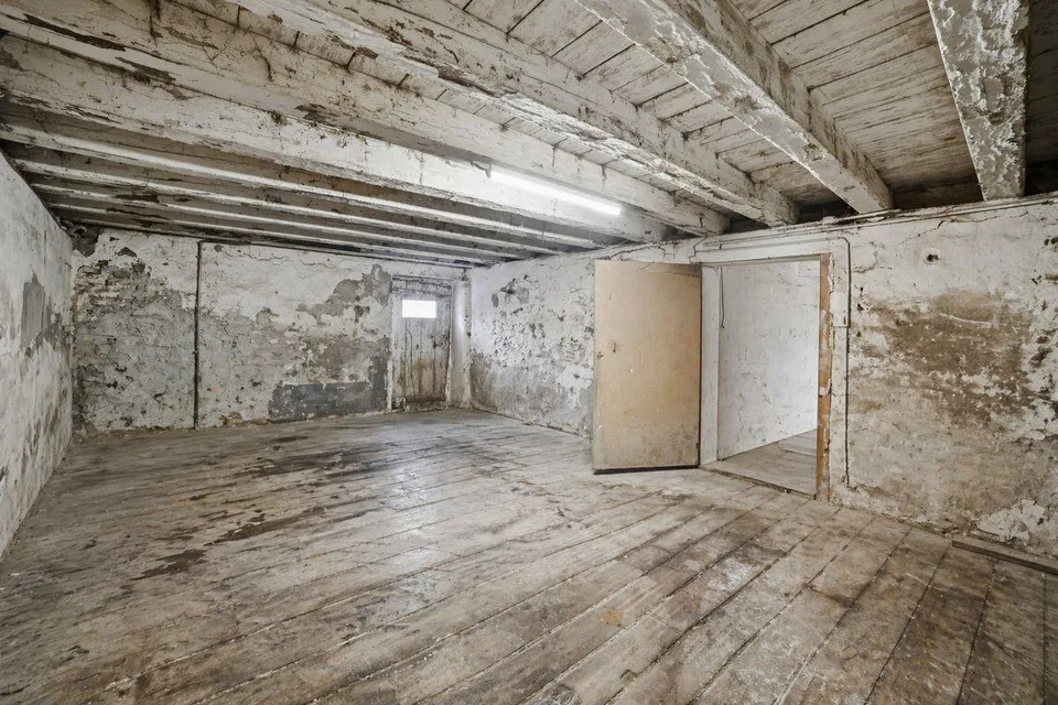 Grange à rénover avec de beaux volumes et potentiel de transformation en plusieurs appartements