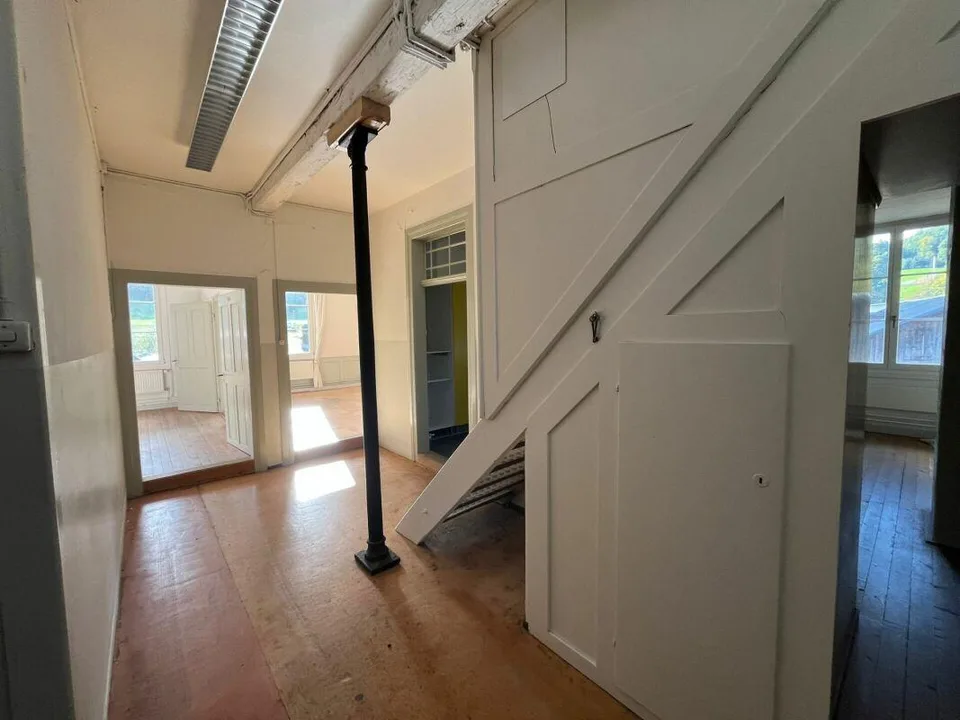 200m² - 1-2 apartments or as commercial spaces