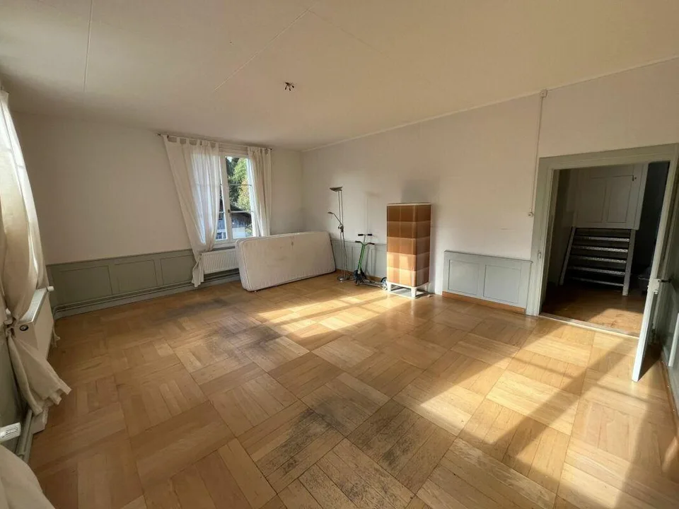 200m² - 1-2 apartments or as commercial spaces