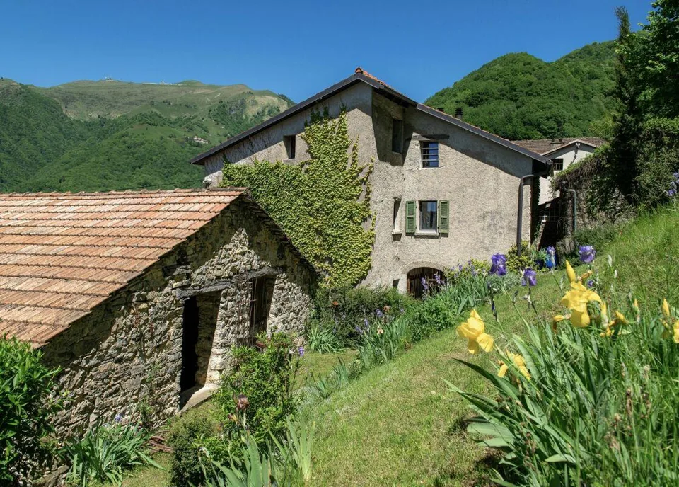RÊVE DE VIE TESSIN - Charmante maison de village rénovée avec grand atelier idéal pour l'art et la culture et le B&B