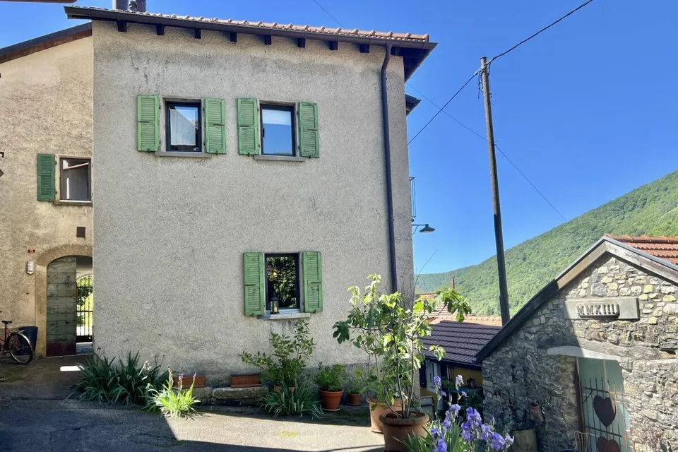 RÊVE DE VIE TESSIN - Charmante maison de village rénovée avec grand atelier idéal pour l'art et la culture et le B&B