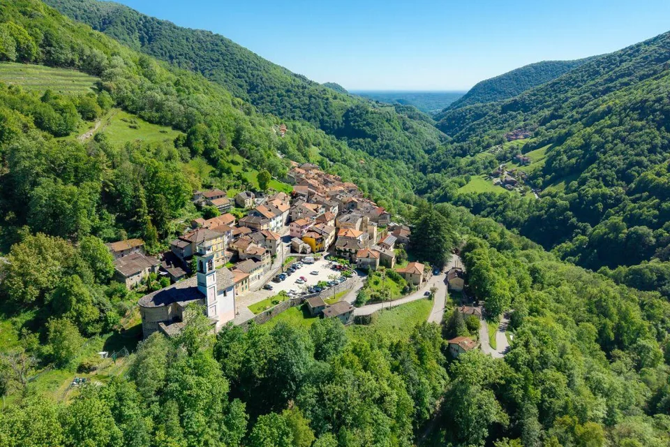 RÊVE DE VIE TESSIN - Charmante maison de village rénovée avec grand atelier idéal pour l'art et la culture et le B&B