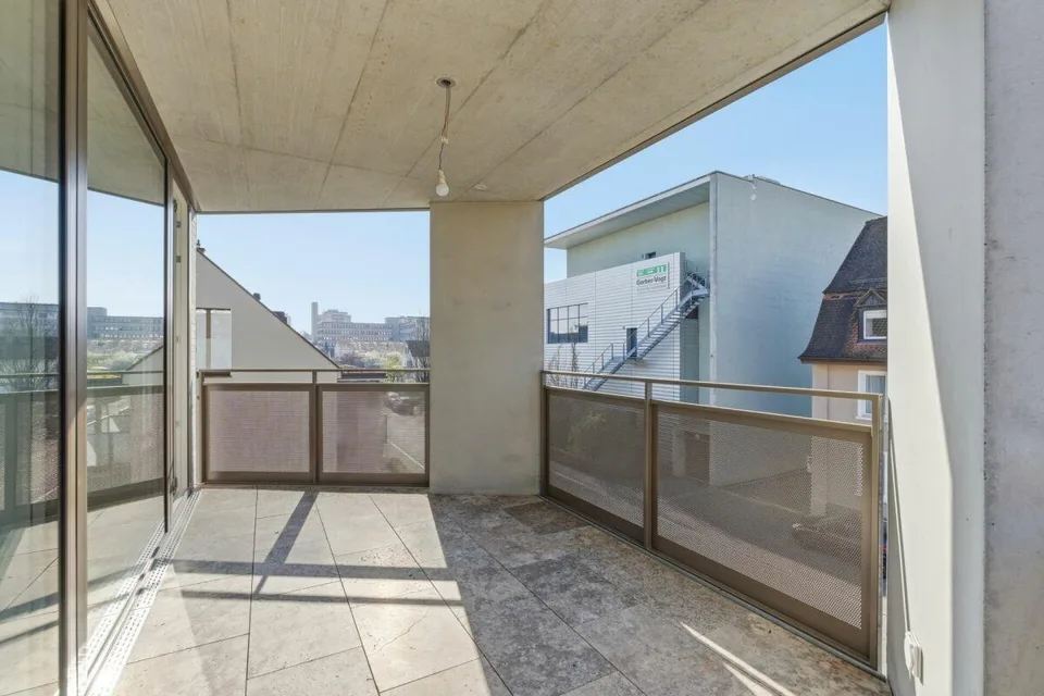 Moderne 4.5 Z' Attika-Maisonettewohnung (Neubau)