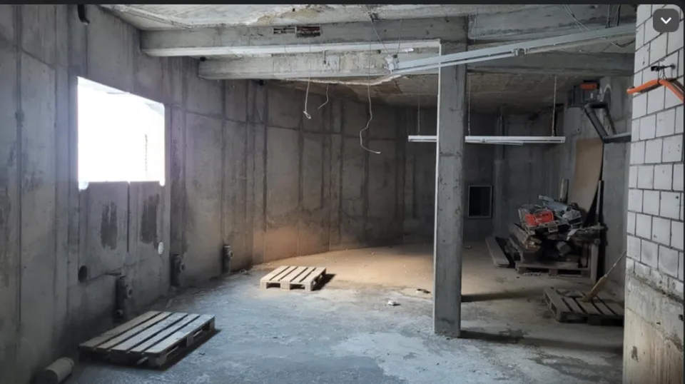 Residence du Glacier in una posizione centrale e tranquilla. T5. La vista da questo appartamento seminterrato è limitata. – foto 8 di 13