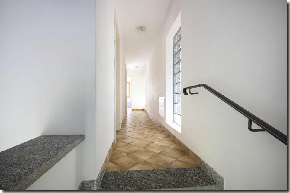 Historisches Gebäude sowie freistehendes Haus – Foto 22 von 28