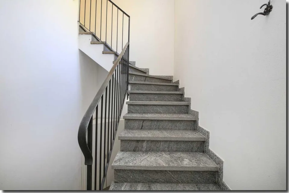 Historisches Gebäude sowie freistehendes Haus – Foto 21 von 28