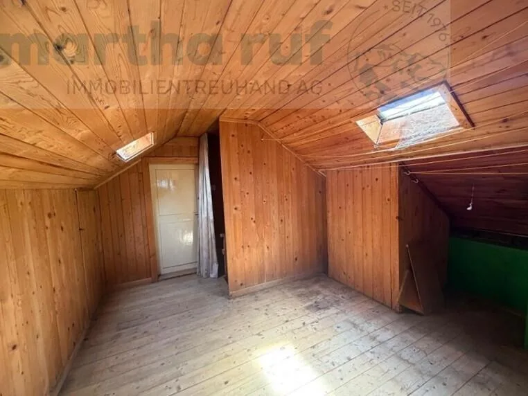 Mittelhaus mit Charme und Blick auf den See