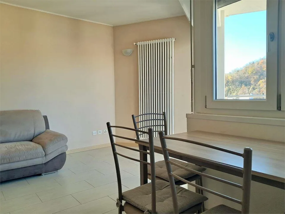 Paradies: Renoviertes Dachgeschoß mit offener Aussicht