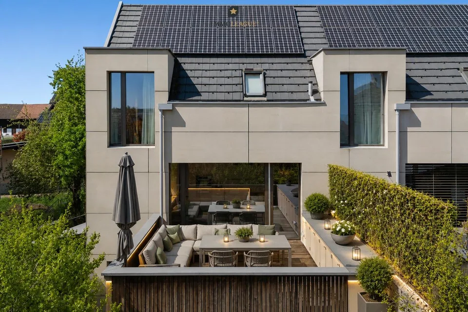 Raffinierte Architektur, ökologische Exzellenz – Wohngenuss mit Stil.