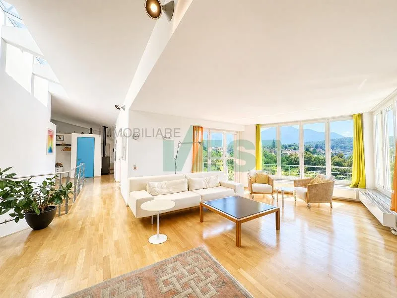 Proprietà di charme con villa, bel rustico e ampio terreno edificabile
