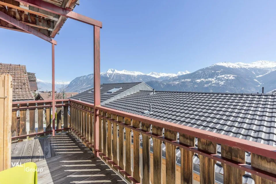 Appartement ensoleillé avec balcon et vue sur les Alpes