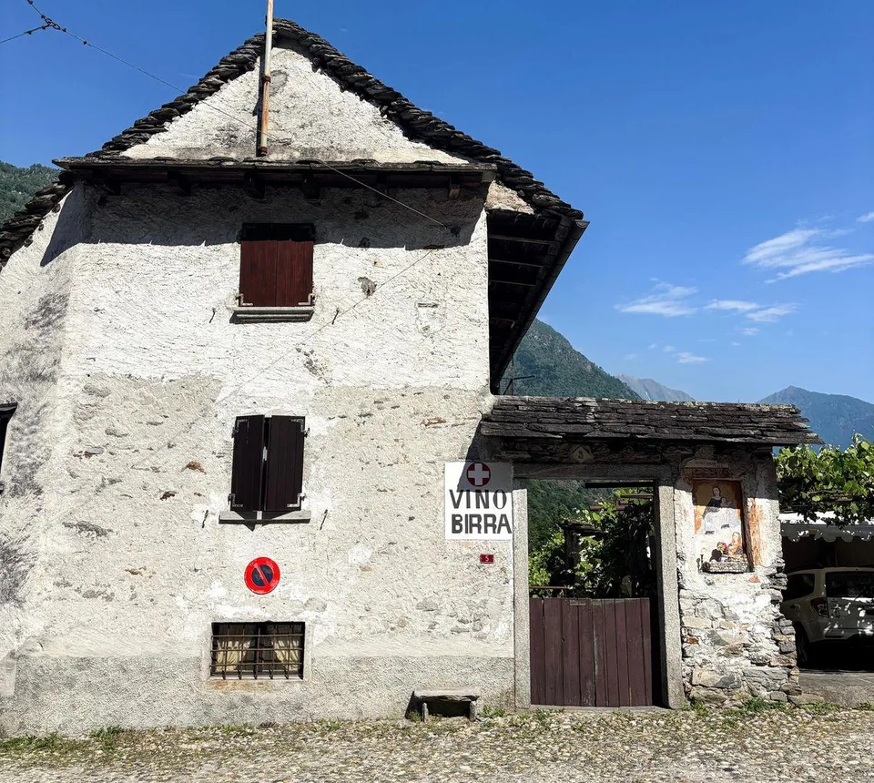 Charmante petite maison dans le centre historique du village de Lodano – photo 9 sur 12