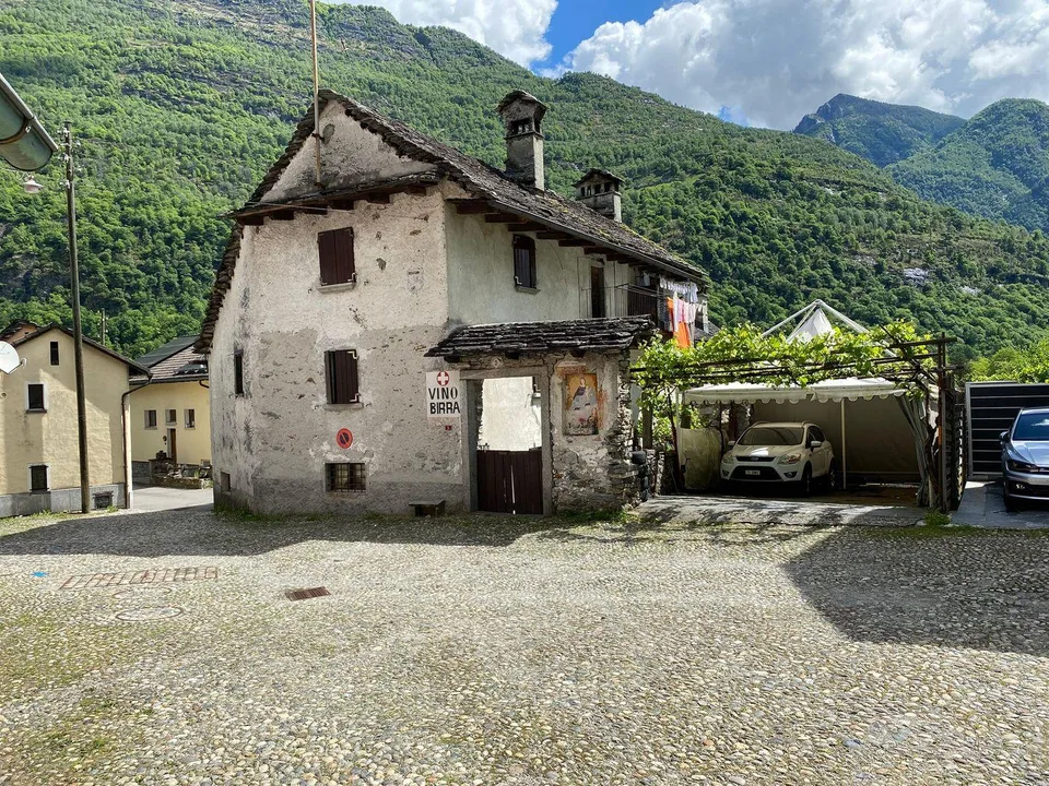 Charmante petite maison dans le centre historique du village de Lodano – photo 8 sur 12
