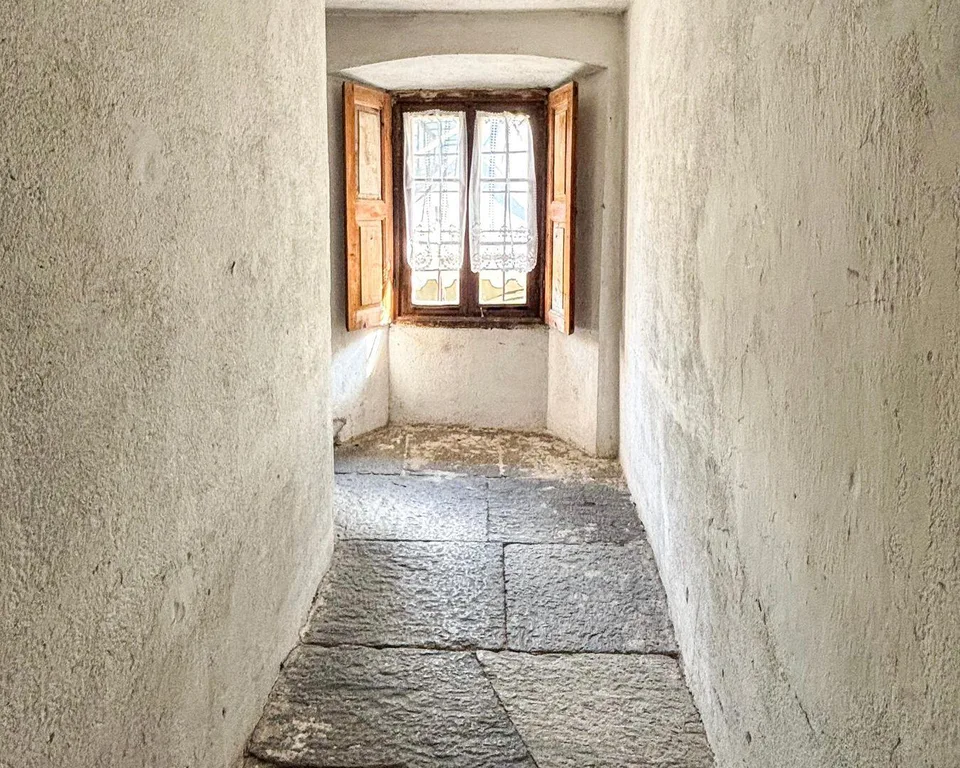 Charmante petite maison dans le centre historique du village de Lodano – photo 6 sur 12