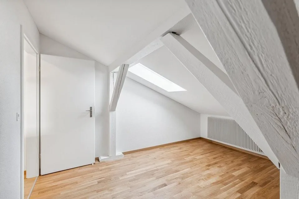 Home in Breitenrain - Attic apartment with corner bathtub