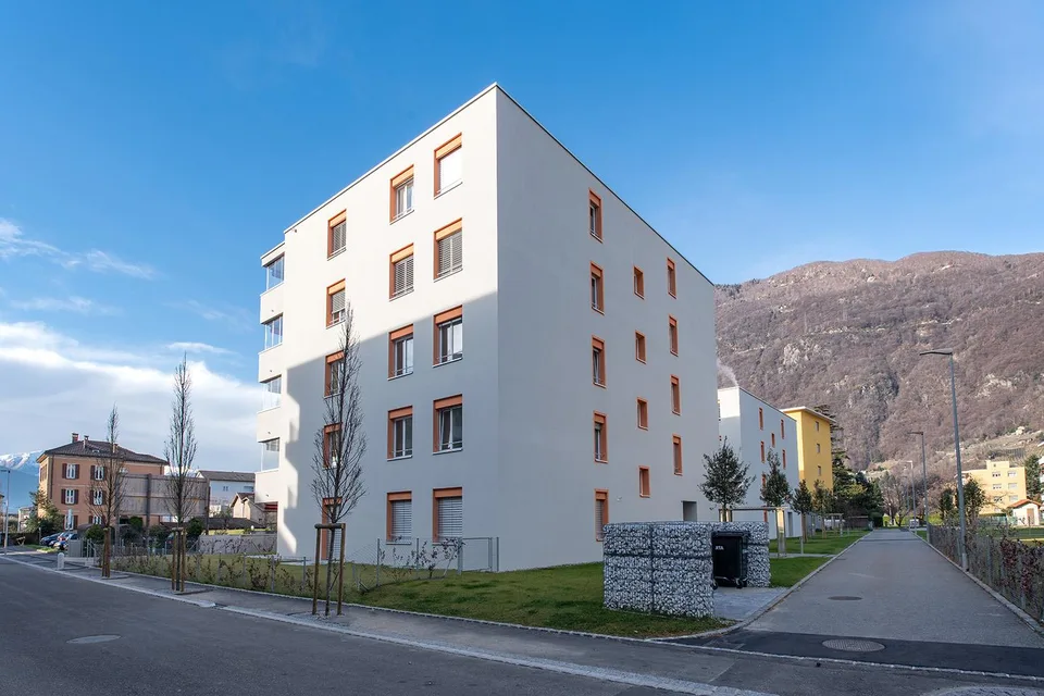 Moderno 2.5 locali con giardino