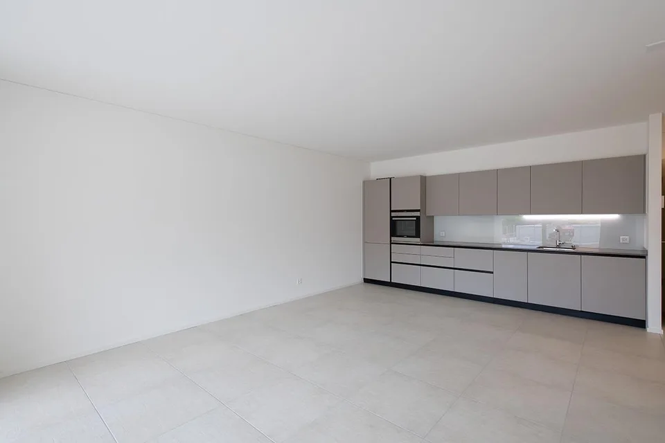 Moderno 2.5 locali con giardino