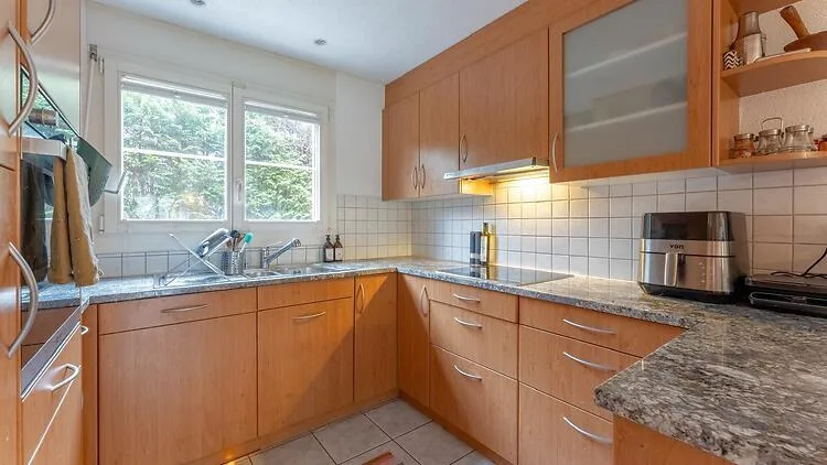 6½ ZIMMER-HAUS IN BASSERSDORF (ZH), MÖBLIERT, TEMPORÄR