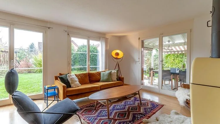 6½ ZIMMER-HAUS IN BASSERSDORF (ZH), MÖBLIERT, TEMPORÄR