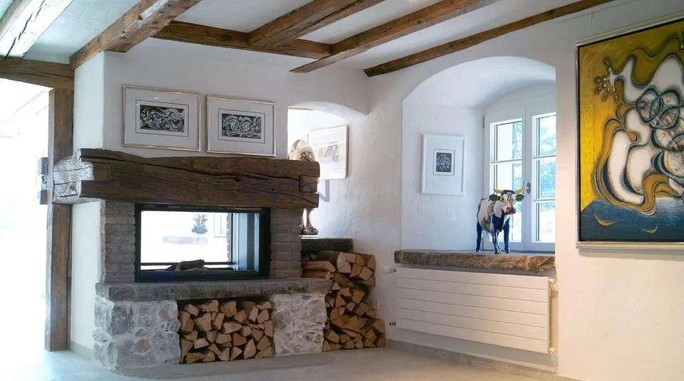 Historischer Glanz am ruhigen See
