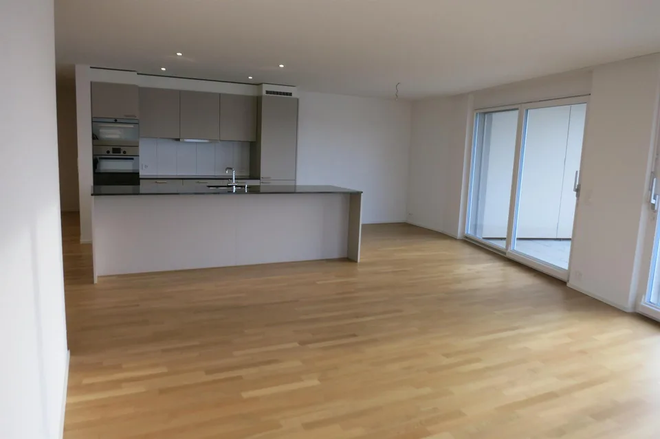 Appartamento attico attraente di 2½ locali con grande terrazza e vista panoramica a Kreuzlingen