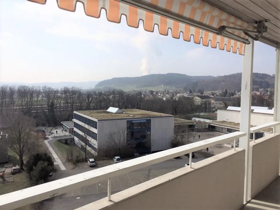 Wunderschöne 3.5-Zimmerwohnung im 6. OG mit top Aussicht