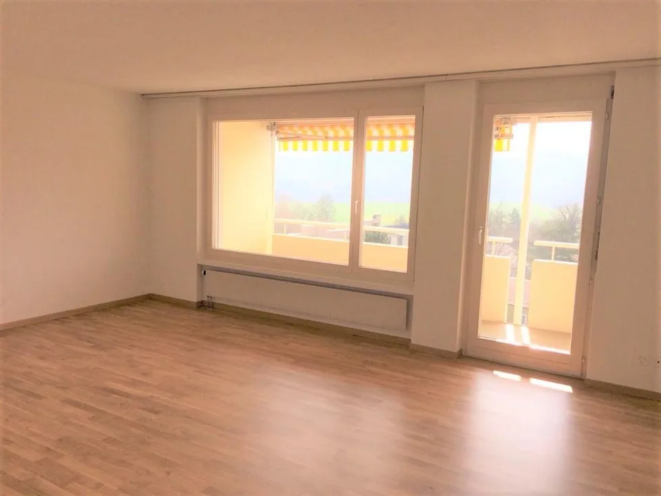 Beautiful 3.5-room apartment on the 6th floor with great views