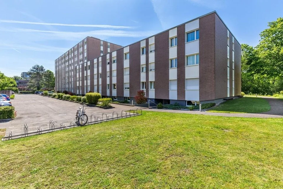 Attraktive 3.5-Zimmer-Wohnung mit moderner Küche und Blick ins Grüne