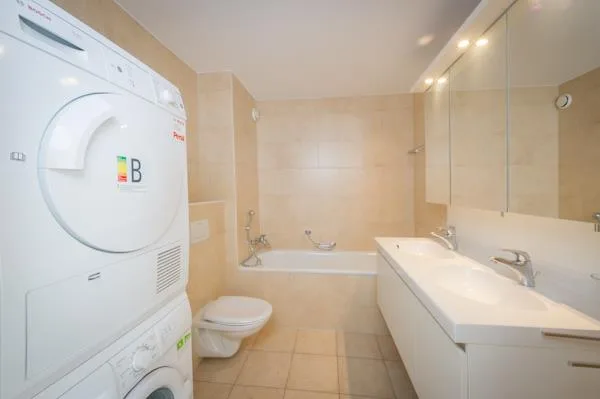 Lage mit kostenlosem Kaution! - 3,5 Zimmer in der Nähe aller Annehmlichkeiten