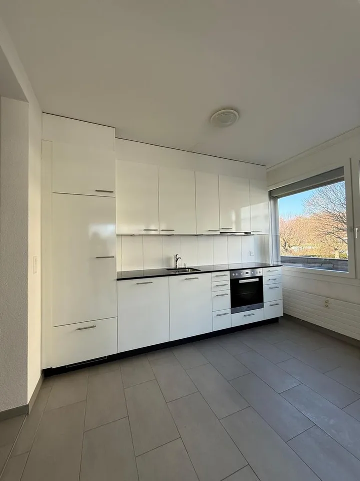 Helle 3.5-Zimmerwohnung im 1. Stock mit Balkon