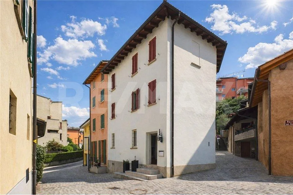Casa di 4.5 locali nel nucleo storico di Agno