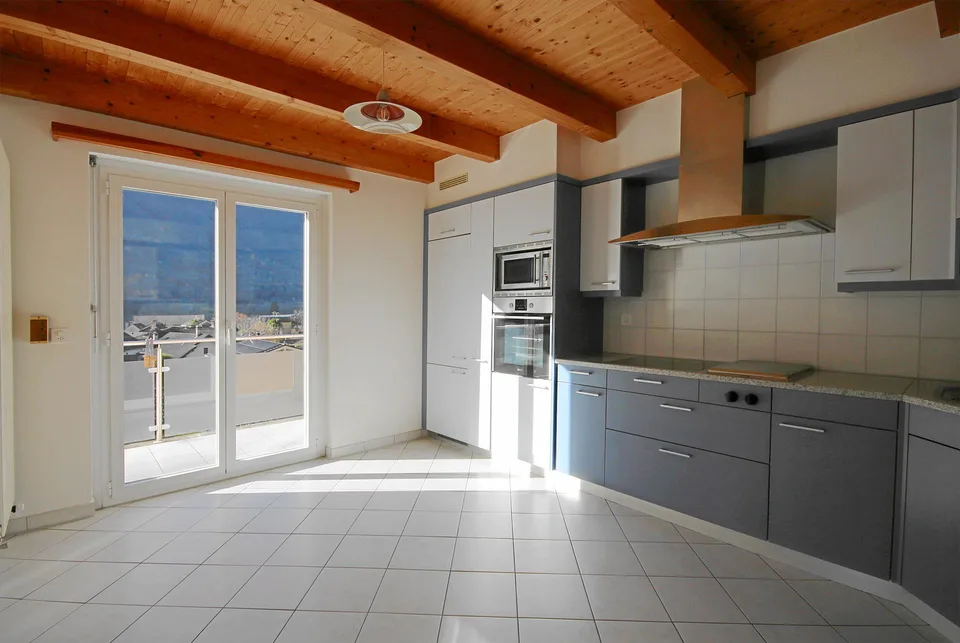 5.5-Zimmer-Maisonette-Eigentumswohnung mit Mansarde und schöner Bergsi – photo 9 sur 19