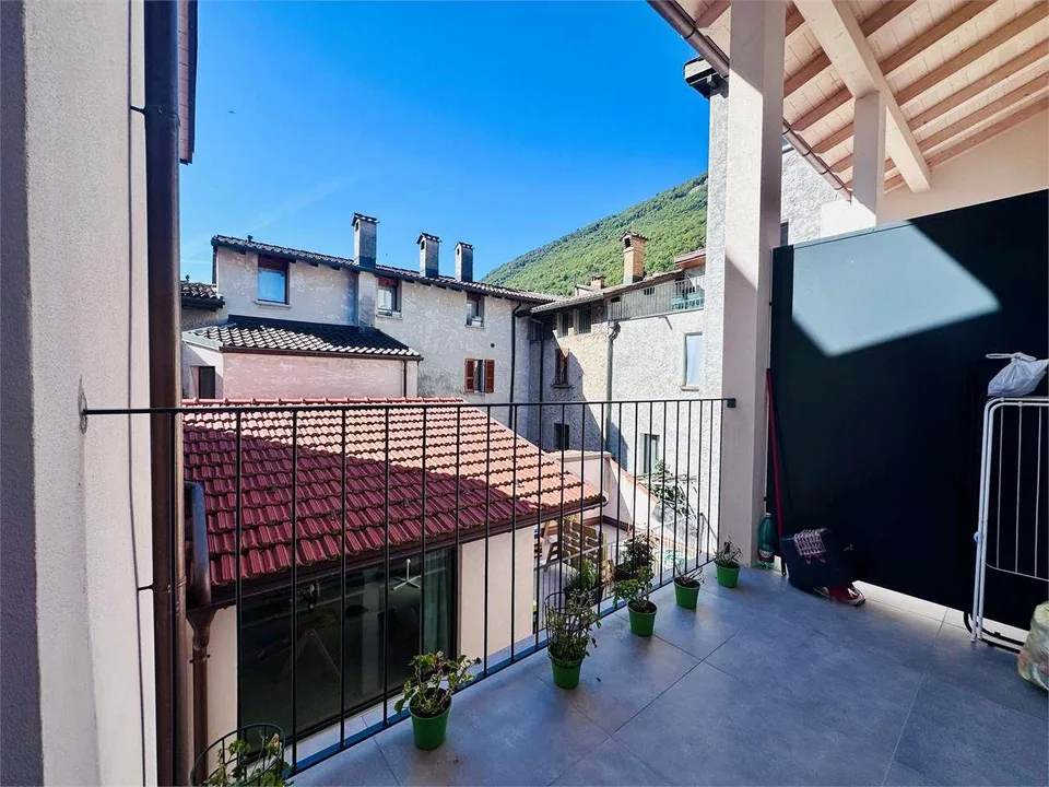 Riva S. Vitale ...a due passi dal lago vendiamo moderno 2.5 loc. duple – foto 8 di 13