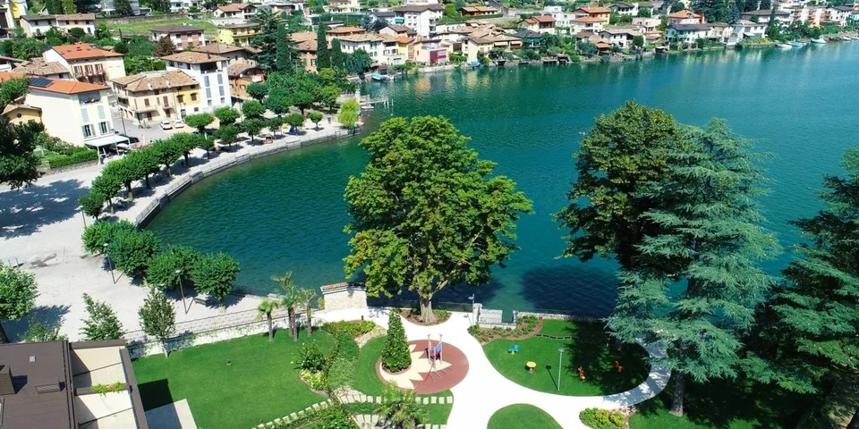 Elegante Duplex presso Complesso Residenziale fronte lago di Lugano