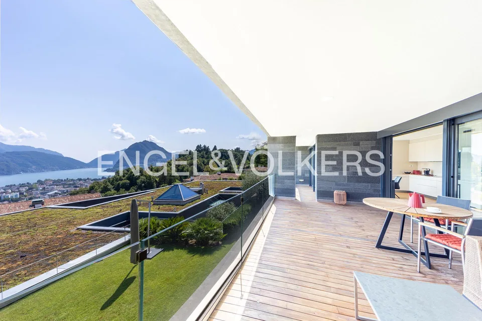 Prestigeträchtiges Penthouse mit atemberaubender Seesicht