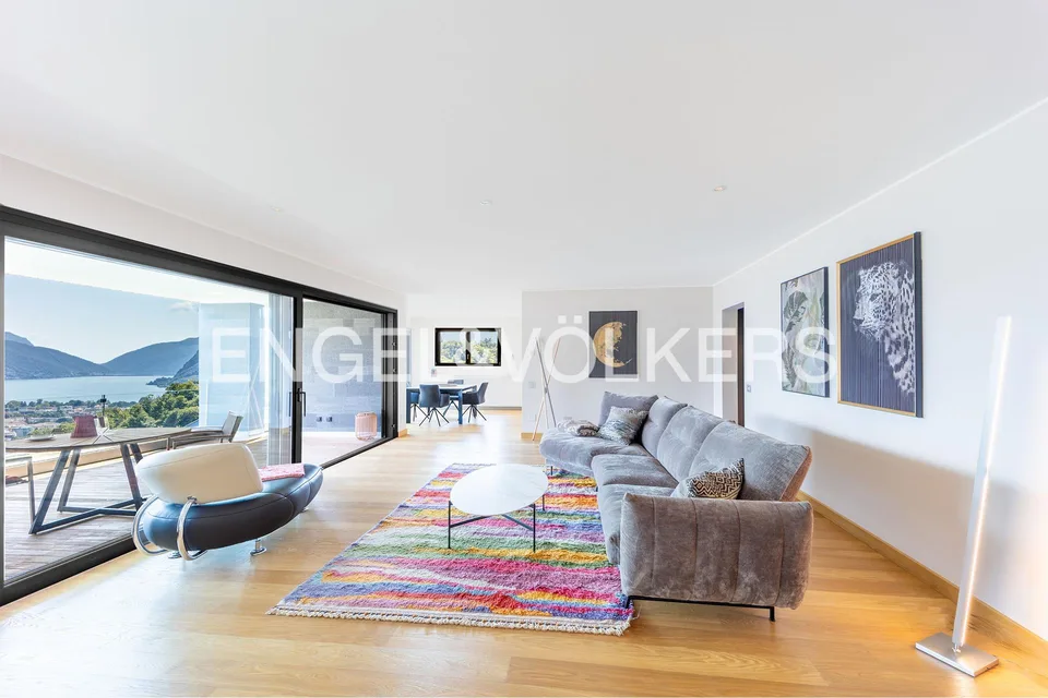 Prestigeträchtiges Penthouse mit atemberaubender Seesicht