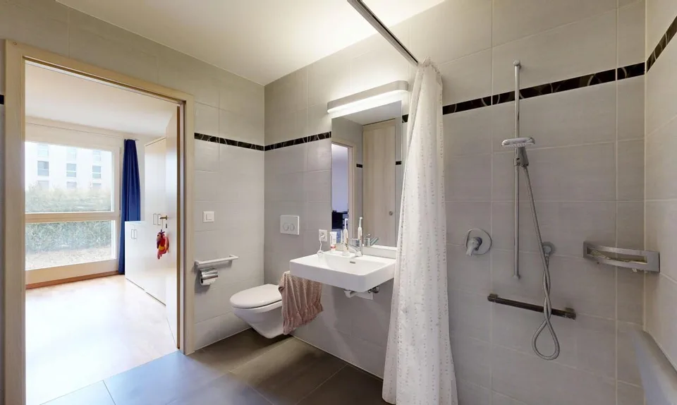T4 Apartment of 106 m² with mountain view in La Chaux-de-Fonds – photo 8 of 18