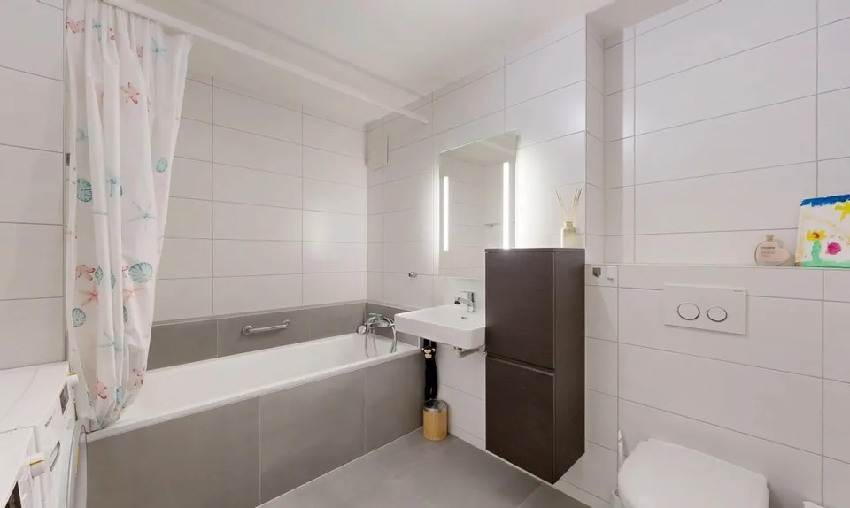 T4 Apartment of 106 m² with mountain view in La Chaux-de-Fonds – photo 9 of 18
